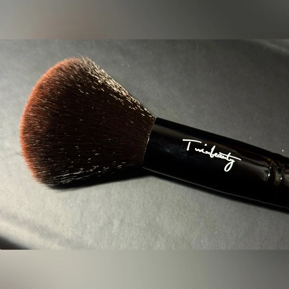 TwinBeauty Blush Concealor Brush NEW